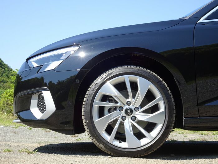 18インチホイールを特別装備した試乗車