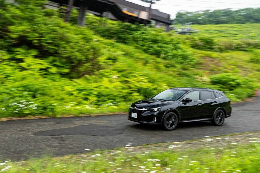 従来型のスバル「レヴォーグ レイバック」（写真：SUBARU）
