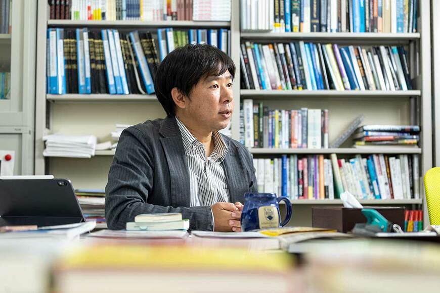中澤篤史（なかざわ・あつし）早稲田大学スポーツ科学学術院教授。専門はスポーツ社会学。東京大学教育学部、同大学院教育学研究科修了。博士（教育学、東京大学）。著書に『運動部活動の戦後と現在』（青弓社）、『そろそろ、部活のこれからを話しませんか 』（大月書店）、『「ハッピーな部活」のつくり方』（内田良と共著、岩波ジュニア新書）などがある。