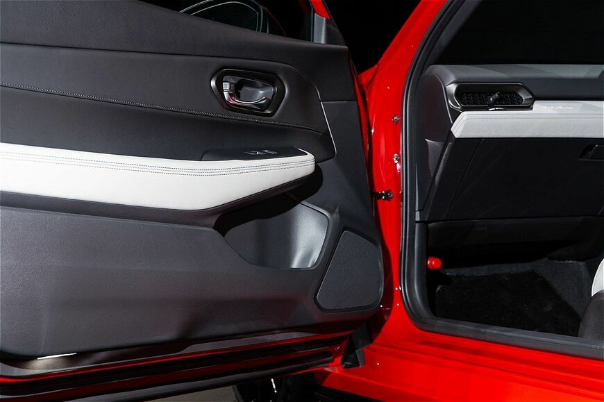 ホンダの新型「プレリュード」（写真：三木 宏章）