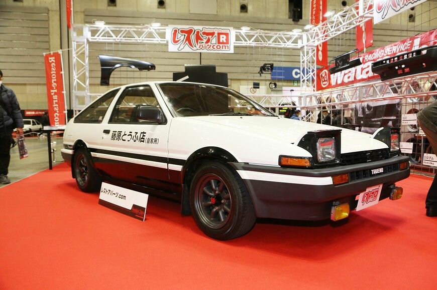 レストアパーツ.comの展示内容（筆者撮影）