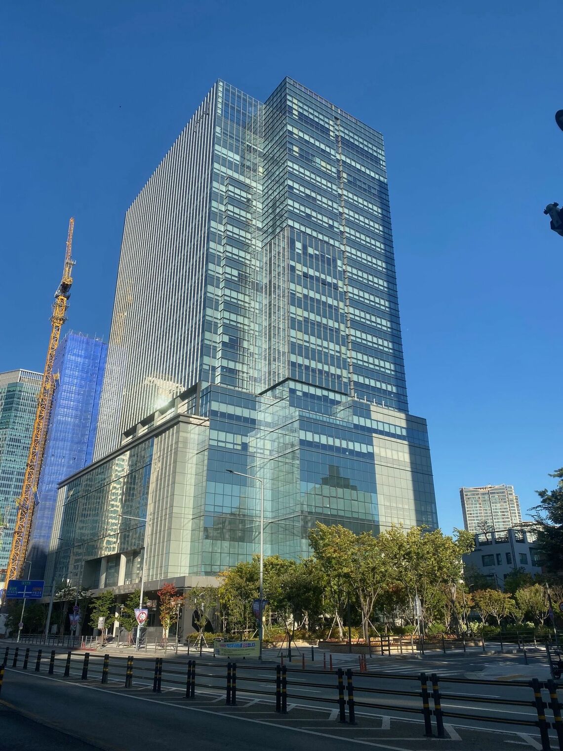 韓国・ソウルにあるHYBEの本社（写真：編集部撮影）