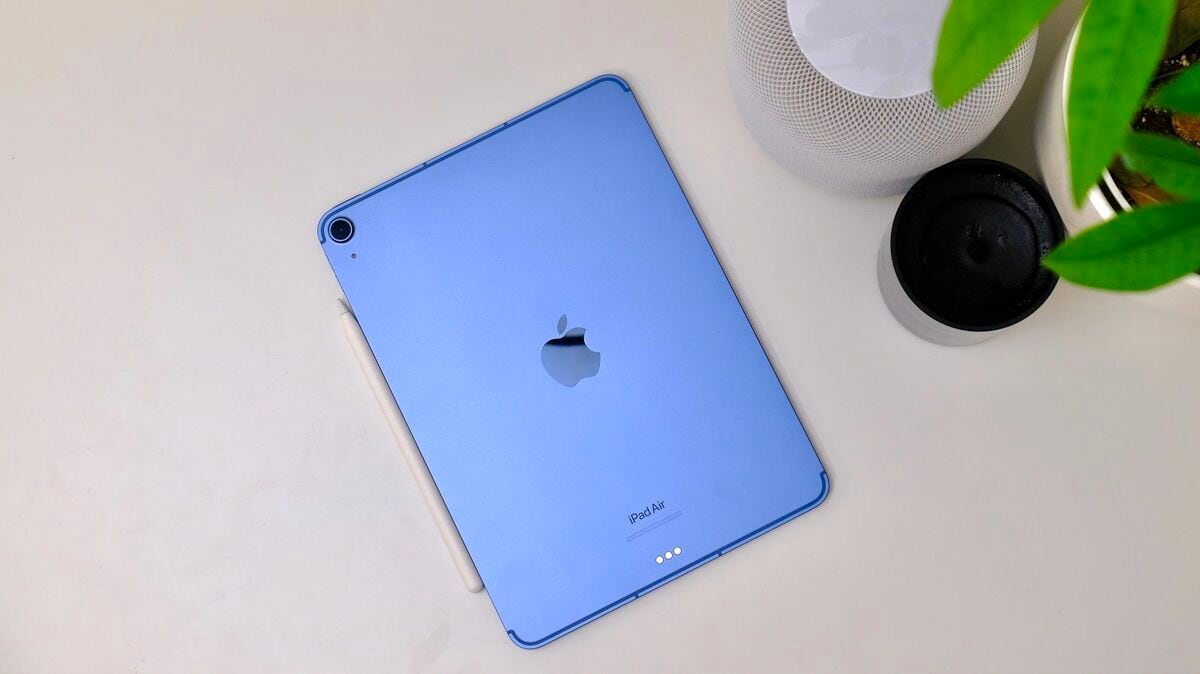 iPad Air M1チップ（第5世代）ブルー 64GB Wi-Fiモデル iPad Air Wi-Fi 64GB - ブルー（第5世代）[整備済製品] - Apple（日本）