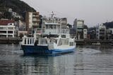 広島県尾道市の「尾道渡船」。クルマも人もさほど詰めないが、すぐ次の船が来る（筆者撮影）
