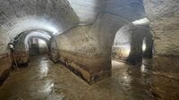 神秘！公開は年2回のみ｢古代ローマの地下回廊｣ それはポルトガル･リスボンの旧市街の足元に