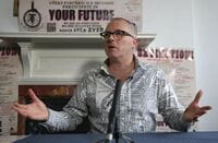 セックス･ピストルズの記念品､抗議の焼却へ マネジャーの息子が宣言