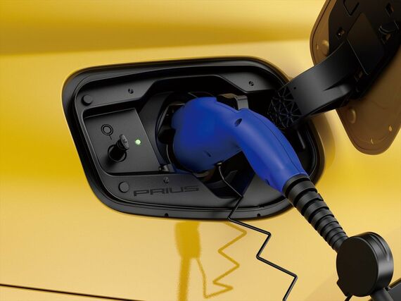 充電設備に対する補助金が受けられることも(写真:トヨタ自動車)