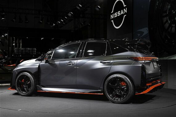 オーラNISMO RSコンセプトのリヤビュー