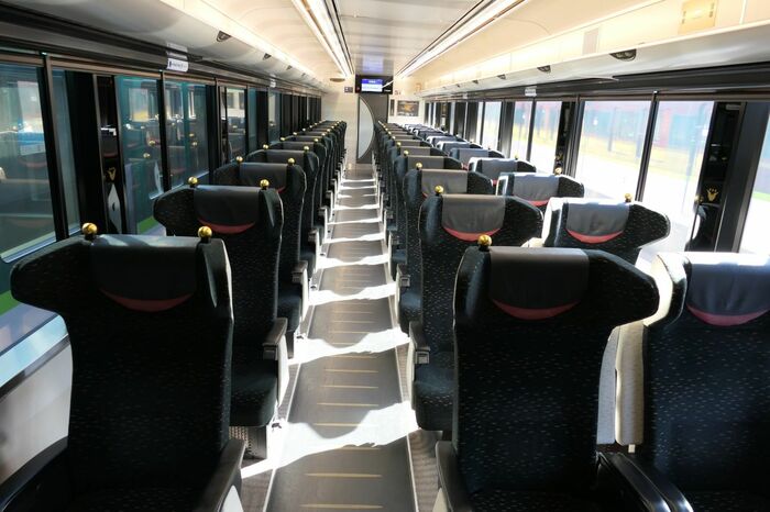 京阪プレミアムカーの車内