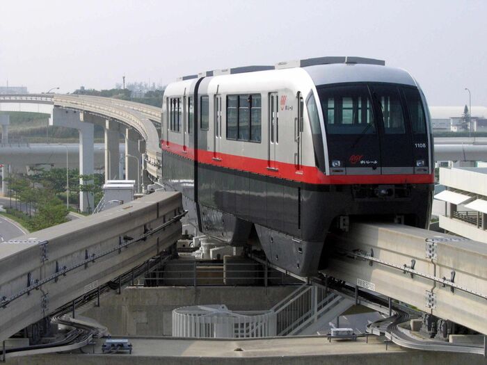 那覇空港アクセスを担う「ゆいレール」