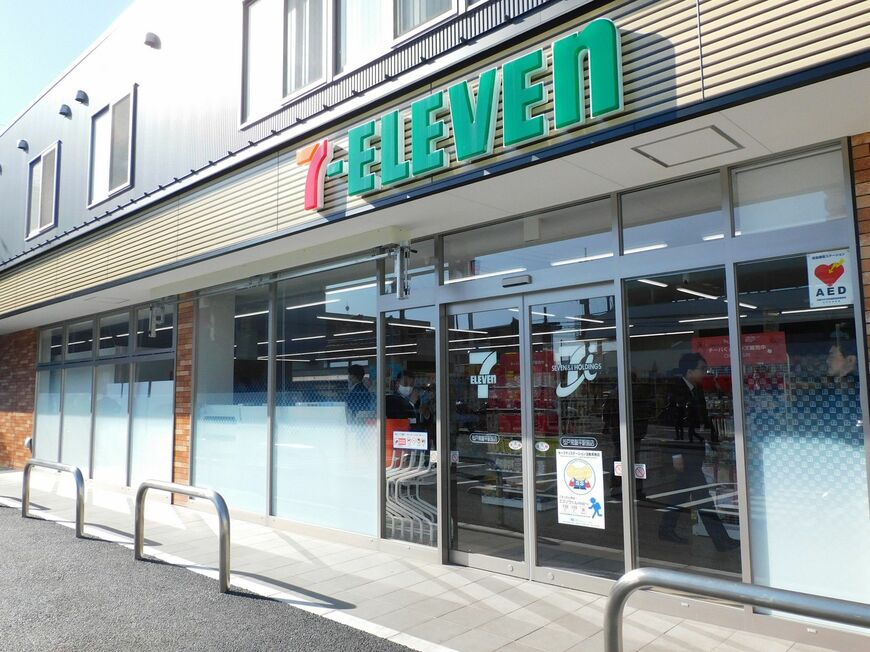 コンビニとスーパーを組み合わせた新業態「SIPストア」（写真：時事）