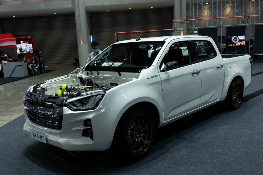 バンコク・インターナショナル・オートサロン2022の会場内（筆者撮影）