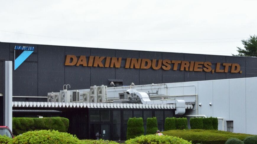 国内のエアコン製造拠点であるダイキンの滋賀製作所（記者撮影）