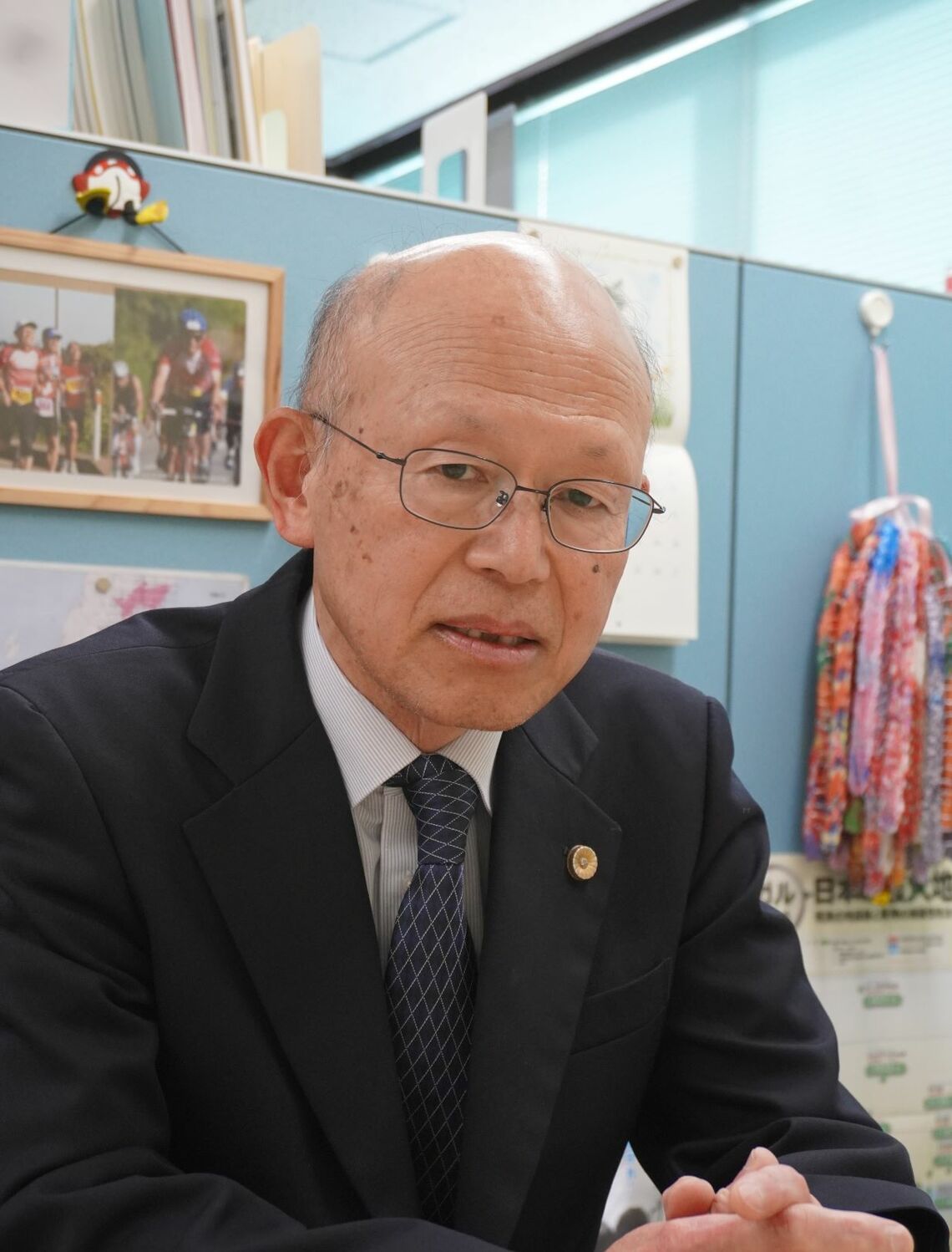 井戸謙一（いど・けんいち） 311子ども甲状腺がん裁判原告弁護団長。1954年生まれ。1979年裁判官任官。金沢地裁、京都地裁、大阪高裁判事などを経て2011年依願退官。同年4月に弁護士登録。裁判官在任中に、志賀原発2号機運転差し止め請求訴訟、住基ネット違憲訴訟、参議院選挙定数訴訟で、いずれも原告勝訴の判決を出した。弁護士として、美浜・大飯・高浜原発運転差し止め請求訴訟、湖東記念病院事件の再審請求事件などを手掛けた（撮影：筆者）