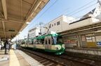 旧玉電のカラーリングをした車両が松陰神社前に到着