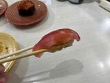 魚べいの『大切りまぐろ（140円）』その２