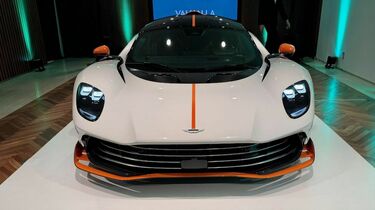 1億2890万円のエクストリーム（究極）な「アストンマーティン」は誰の