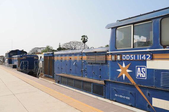 ノンプラドック駅 DD51
