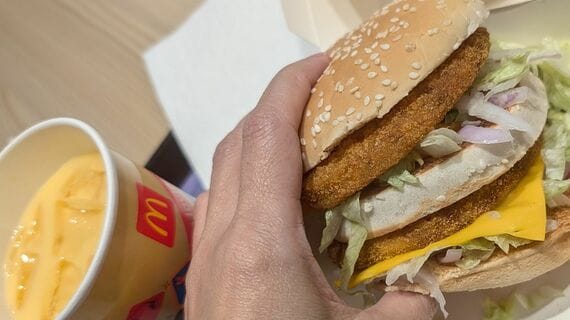 マハラジャマックとマンゴーラッシー