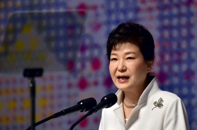 韓国大統領｢今こそ憲法改正の検討を｣