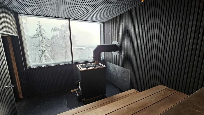 サウナ室の窓からも、自然の息吹が近くに感じられる絶景が望める