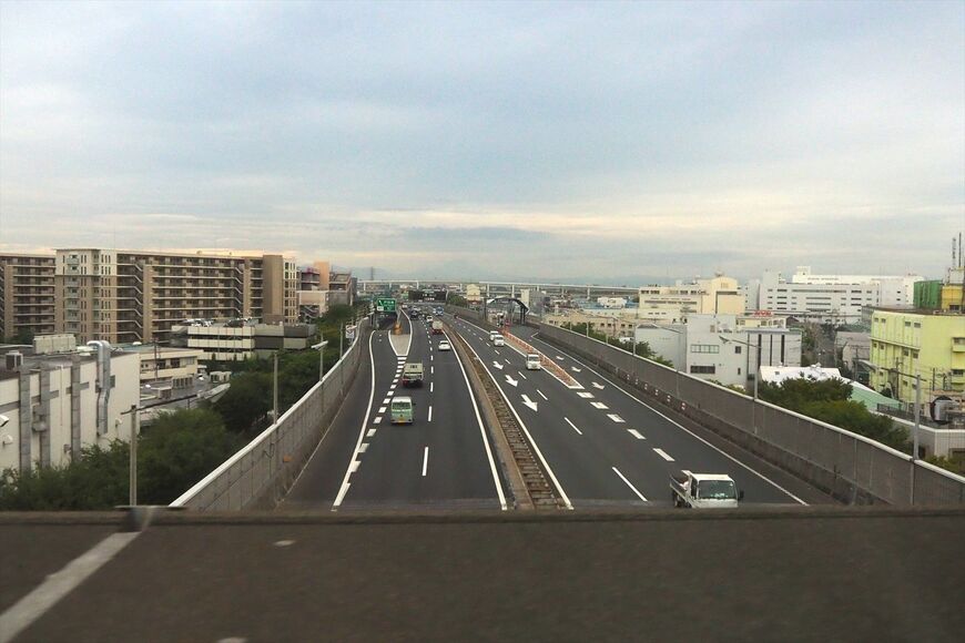 渋滞が恒常化している外環道（筆者撮影）