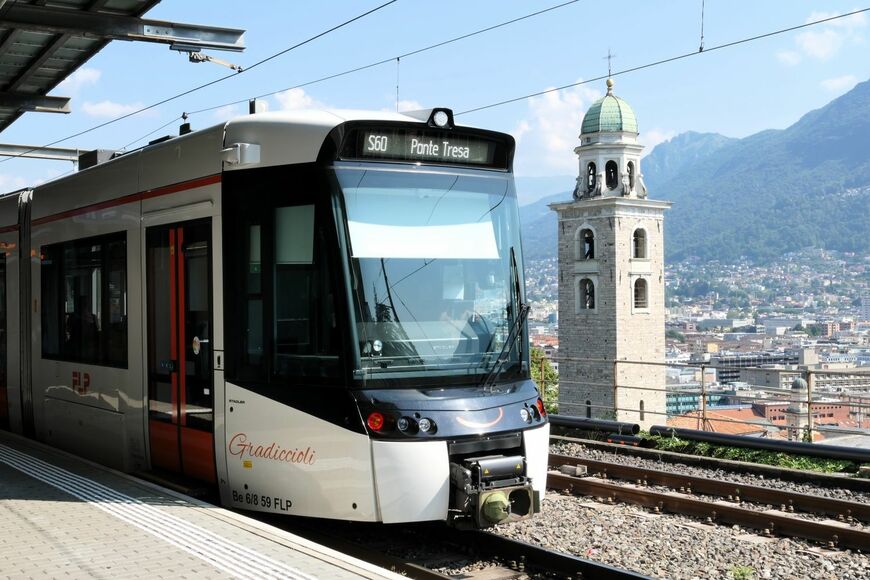イタリアに近いルガノを走るルガノ･ポンテトレサ鉄道（筆者撮影）