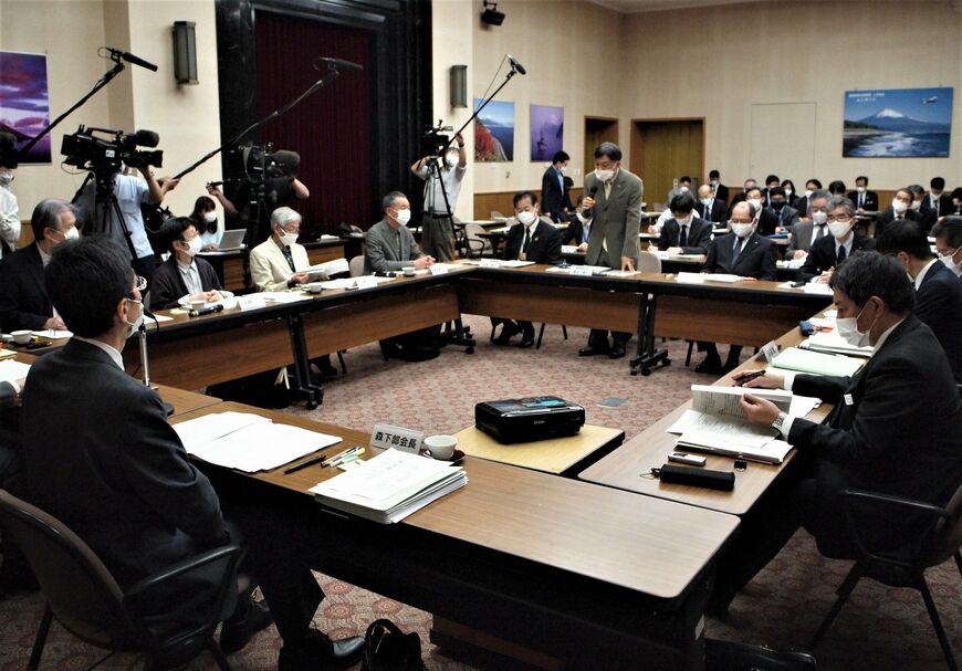 3月29日の静岡県生物多様性専門部会でもヤマトイワナ保全が議論の中心だった（筆者撮影）