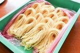 週5回店舗に届く生パスタ麺（筆者撮影）