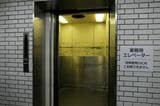 大阪阿部野橋駅　業務用エレベーター