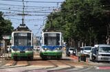 福井城址大名町駅で顔を並べた電車（撮影：南正時）