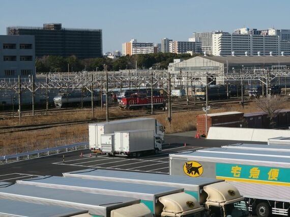 東京貨物ターミナル駅の機関車