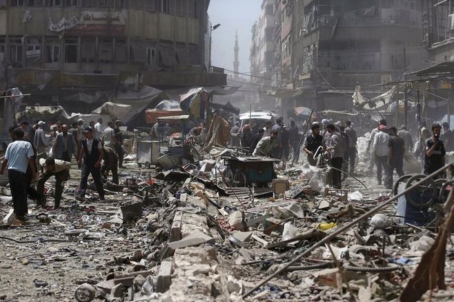 シリア政府軍､首都ダマスカス近郊を空爆