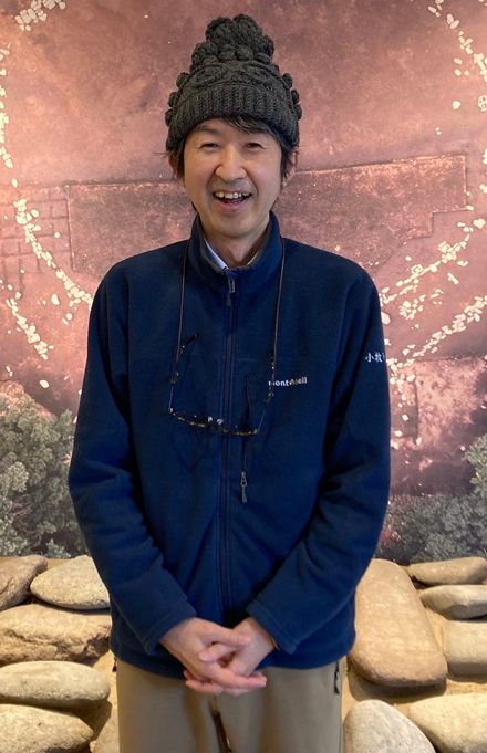 縄文の学び舎・小牧野館の館長、竹中富之さん（筆者撮影）