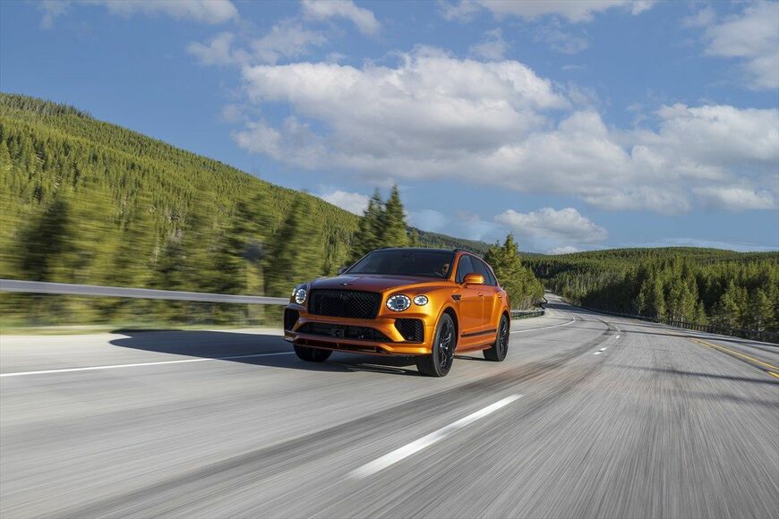 ベントレー ベンテイガ・スピード（写真：Bentley Motors）