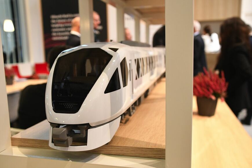 日立ブースに展示された東武スペーシアXの模型（記者撮影）