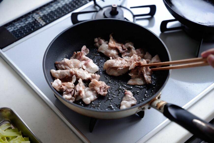 焦げ目がついた肉