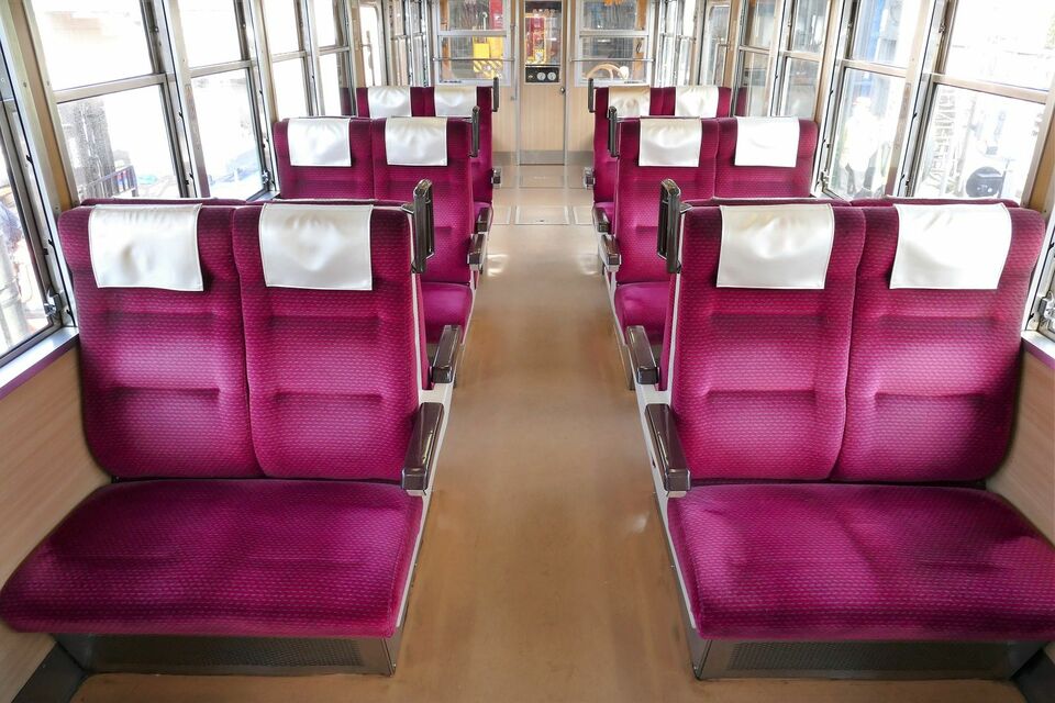 箱根登山鉄道100型用運転台旧式電圧計