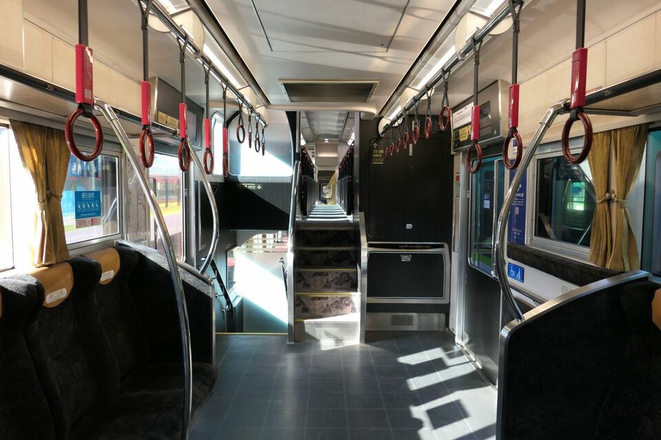 京阪8000系｢プレミアムカー｣だけでない贅沢空間 優先席も豪華