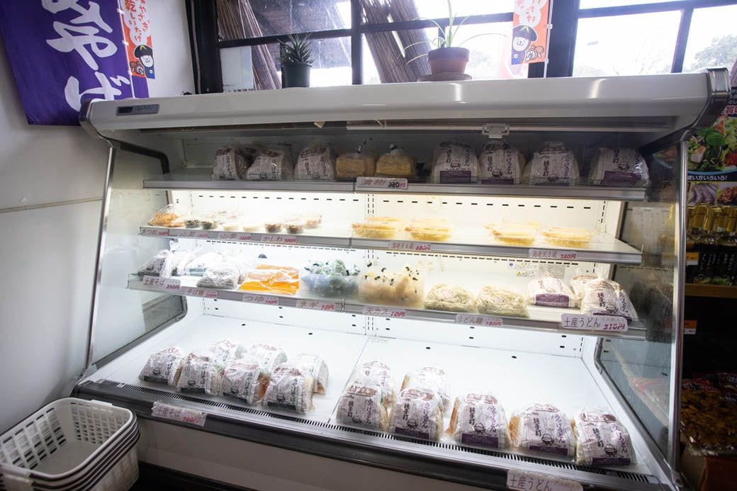 レジ周辺の売店スペース