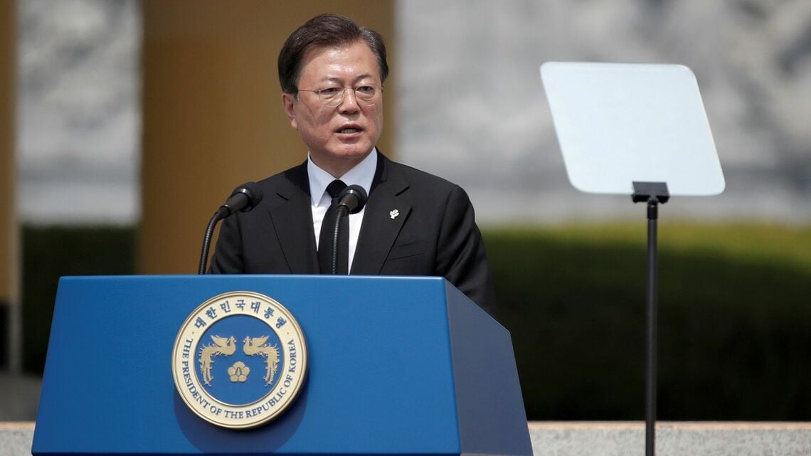 不振の経済を活性化させるべく新たな経済政策を発表した韓国の文大統領。半導体産業はその主軸だ（写真： Lee Jin-man/Pool via REUTERS）