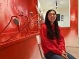 Vivi Lin／林薇 博物館内のインスタレーションは女性器の中の卵管と卵巣を表したもの（写真・栖来ひかり）