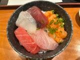 1480円の「魚河岸お刺身5点盛り定食」②（筆者撮影）