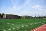 ラグビーやサッカーができるフィールド。このほか、テニスコートもある