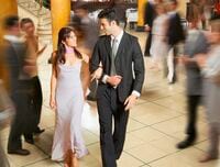 米国人もコッソリ学ぶ｢世界標準｣の社交術 日本人が知らない｢パーティ｣のマナー