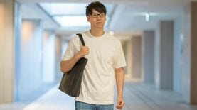 ワイシャツ代わりのはずが｢休日のおじさん｣に見える…ユニクロの"ビジネスTシャツ"選びでやりがちな勘違い