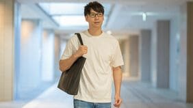 ワイシャツ代わりのはずが｢休日のおじさん｣に見える…ユニクロの"ビジネスTシャツ"選びでやりがちな勘違い