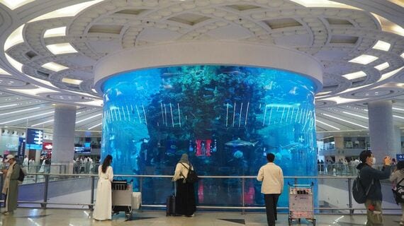 ジェッダ国際空港の巨大水槽