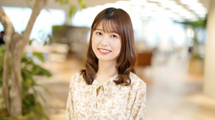 インタビュー時の西澤由夏アナ