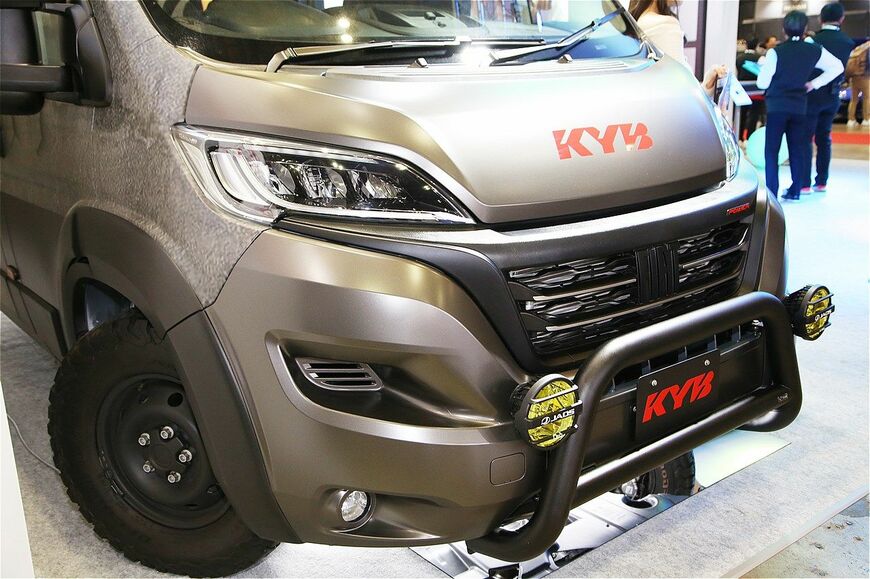 カヤバのキャンピングカーコンセプト2024 TASバージョン（筆者撮影）